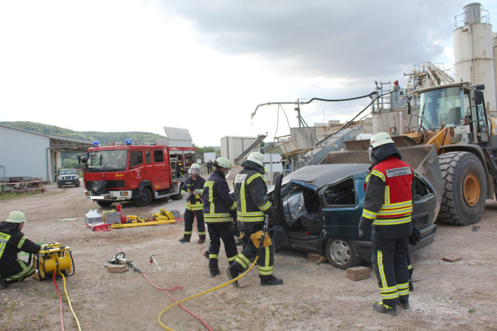 Großalarm im Kieswerk