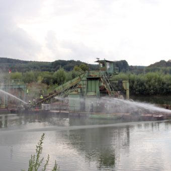 Feuerwehrübung im Kiesabbaugebiet Varenholz
