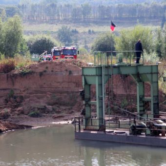 Feuerwehrübung im Kiesabbaugebiet Varenholz