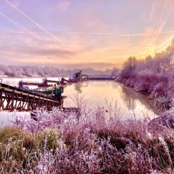 Gewinnerbild MIRO-Fotowettbewerb: Winterstillleben am Schwimmbagger