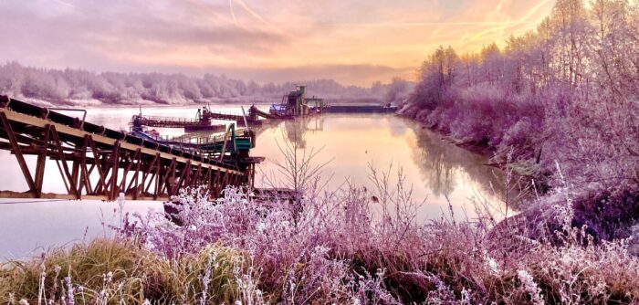 Gewinnerbild MIRO-Fotowettbewerb: Winterstillleben am Schwimmbagger